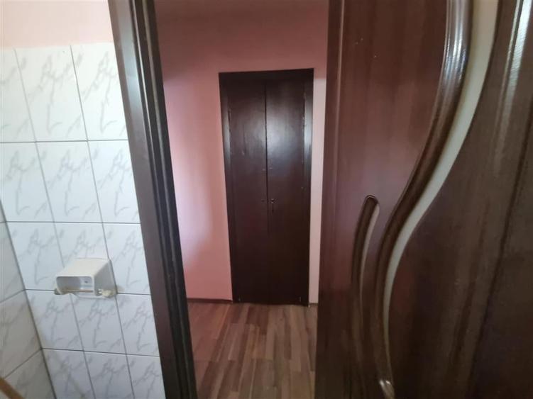 Apartament cu 2 camere semidecomandat, mobilat în Central