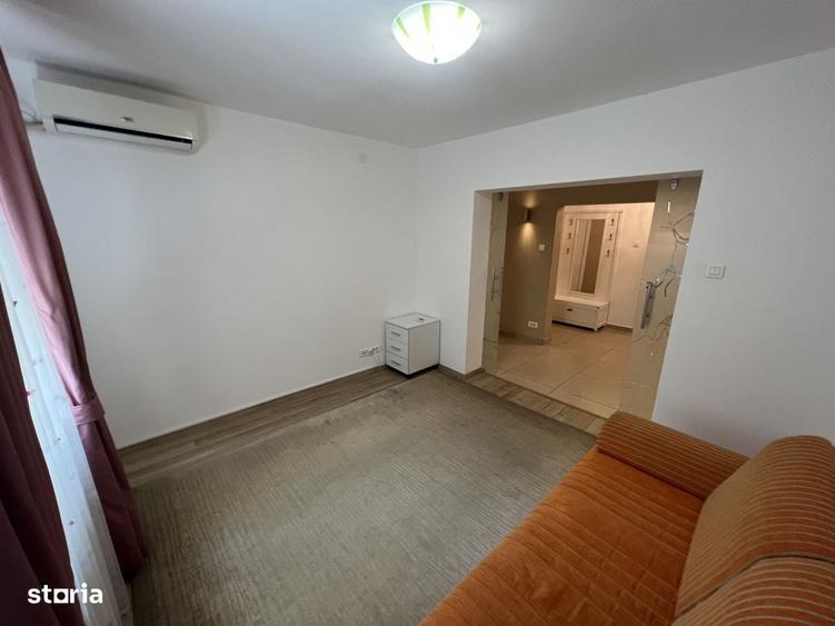 Apartament cu 4 camere în Costin Georgian