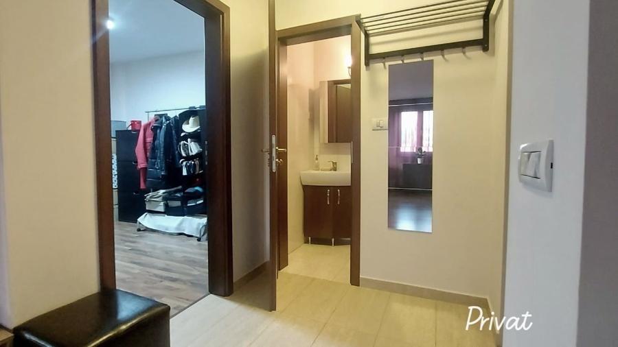 Apartament cu 3 camere semidecomandat, mobilat în Bucureștii Noi