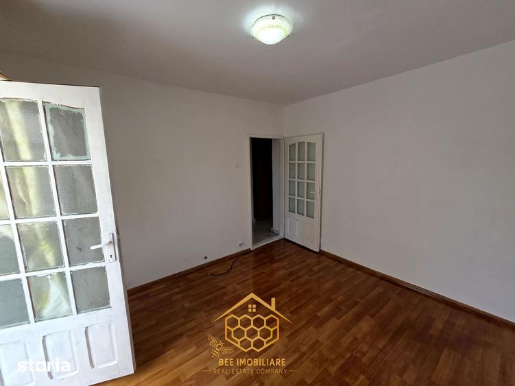Apartament cu 3 camere decomandat în 1 Mai