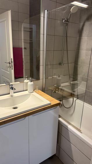 Apartament cu 3 camere decomandat în Exterior Vest