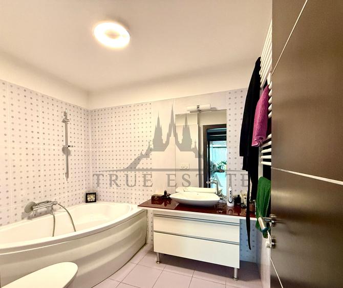 Apartament cu 5 camere decomandat, mobilat în Matei Voievod
