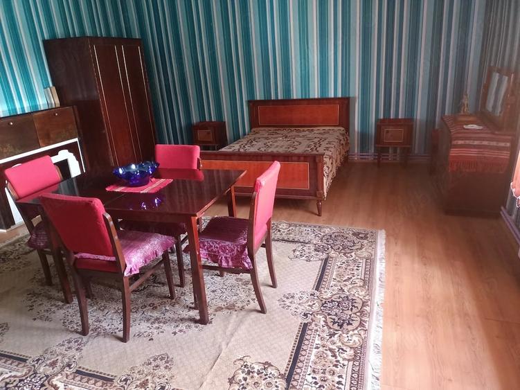 Casă cu 5 camere cu Teren 4057 Mp în Central
