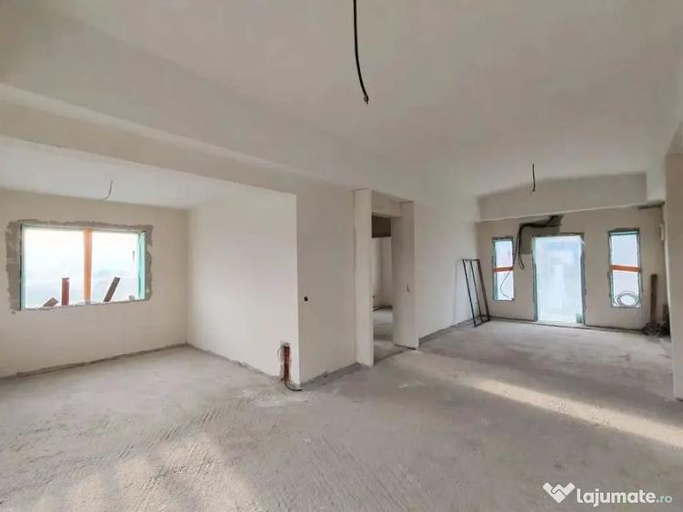 Casă cu 4 camere cu Teren 500 Mp în Sânpetru