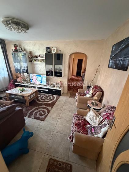 Tomis Nord(Parc Tabacarie)- 4 camere, 88mp , 2 grupuri sanitare- 140.000euro