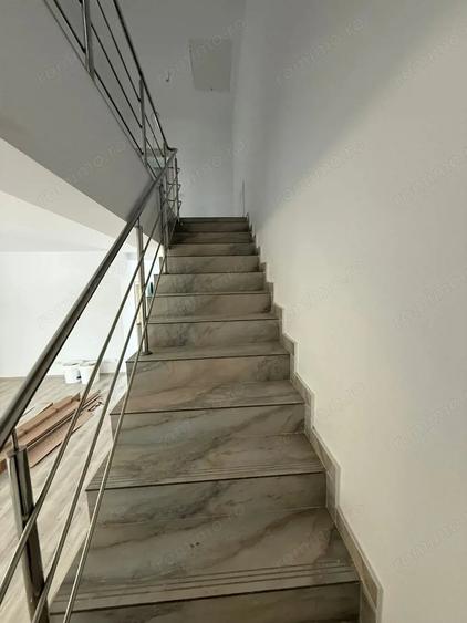 Casă cu 3 camere cu Teren 384 Mp în Moșnița Nouă