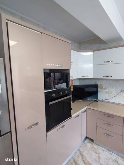 Casă cu 4 camere cu Teren 338 Mp în Colentina