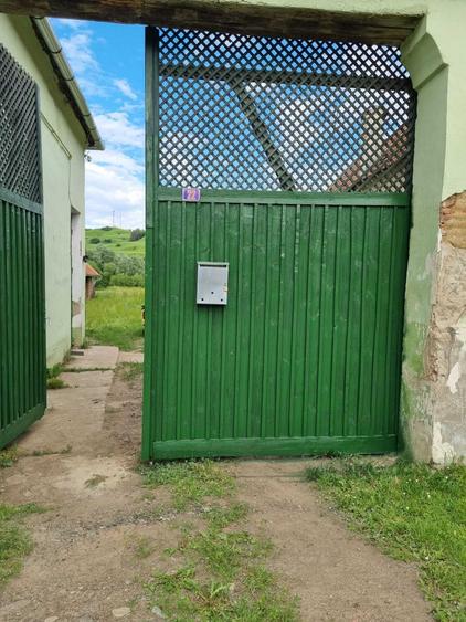 Casă cu 4 camere în Pelișor