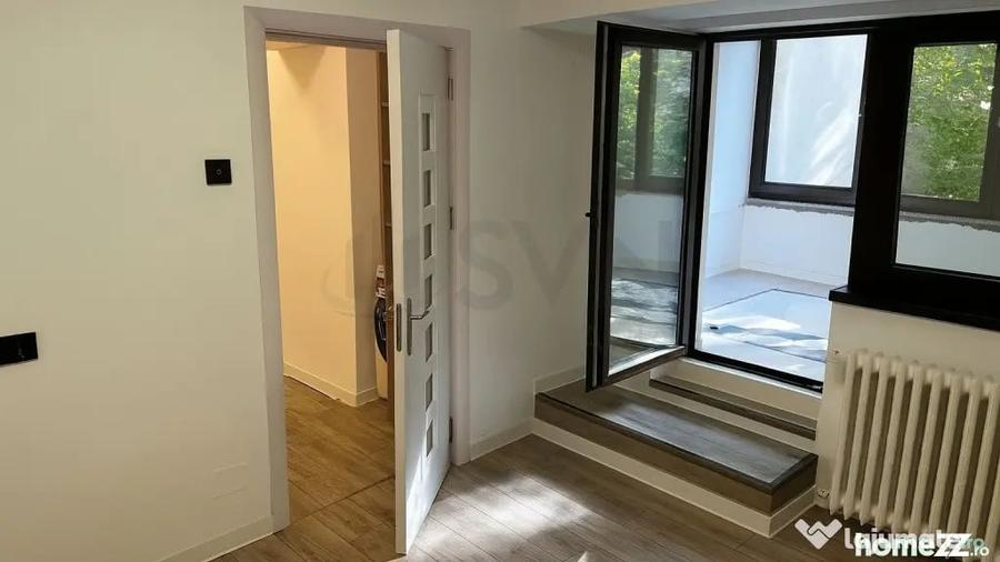 Apartament cu 4 camere nedecomandat în Unirii