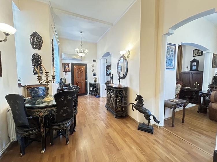 Apartament cu 3 camere decomandat în Ultracentral