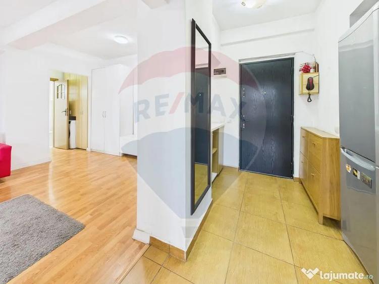 Apartament cu 2 camere semidecomandat, mobilat în P-ța Romană