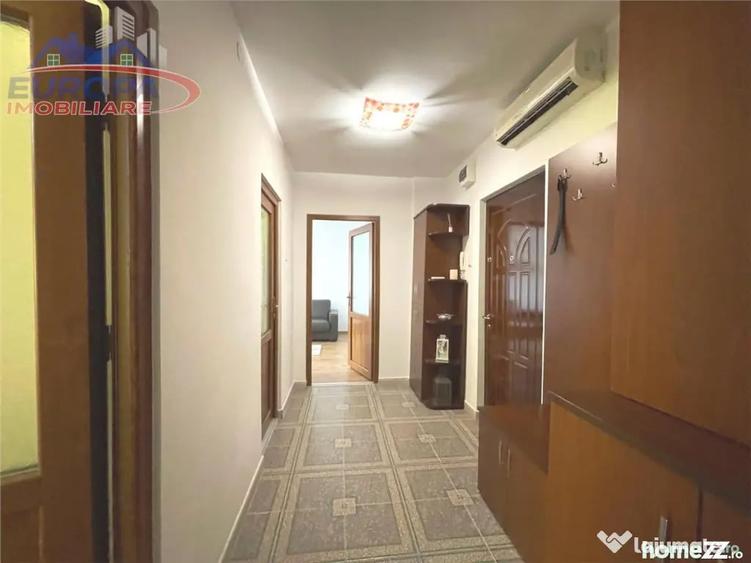 Apartament cu 2 camere decomandat în E3