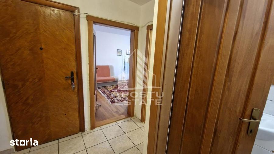 Apartament cu 3 camere decomandat, mobilat în Soarelui