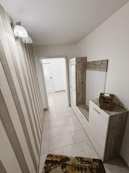 Apartament cu 3 camere decomandat în Gorjului