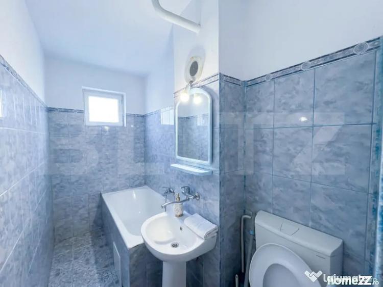 Apartament cu 3 camere semidecomandat în Cornitoiu