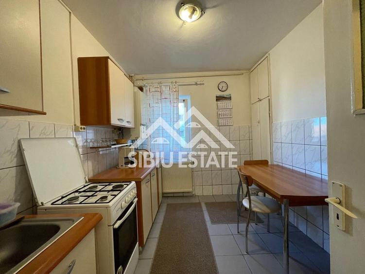 Apartament cu 3 camere decomandat, mobilat în Terezian