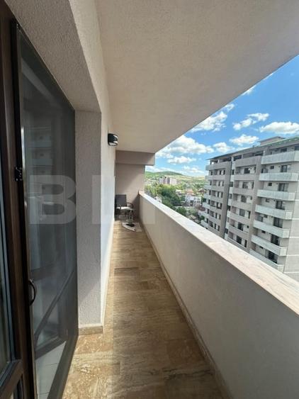 Apartament cu 4 camere decomandat, mobilat în Sud