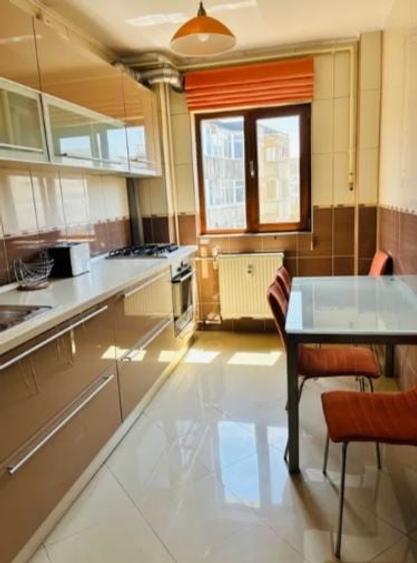 Apartament cu 2 camere decomandat, mobilat în Tineretului