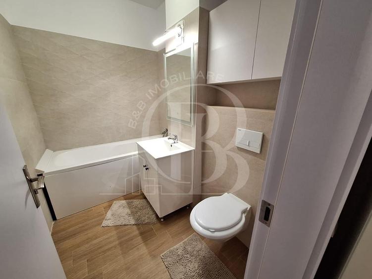 Apartament cu 3 camere decomandat, mobilat în Ozana