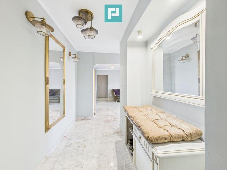 Apartament cu 3 camere semidecomandat în Intim