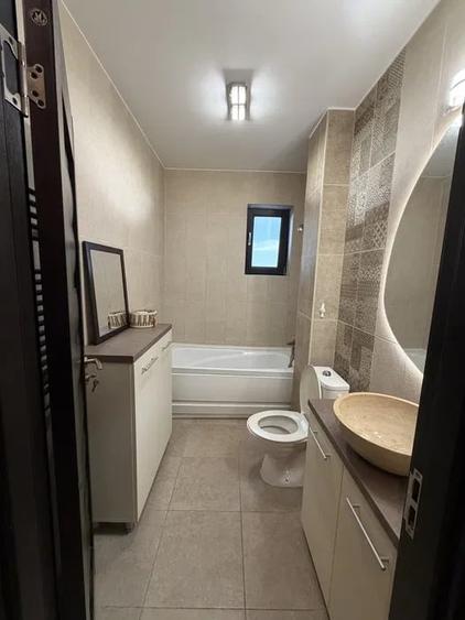 Apartament cu 3 camere decomandat, mobilat în Energia