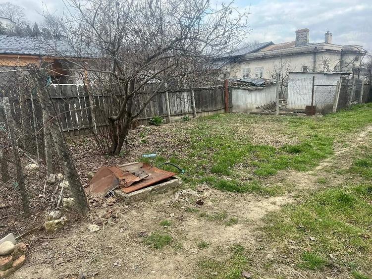 Teren de 300 mp, în Vrancea