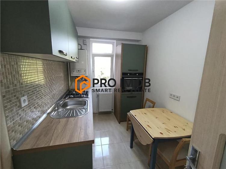 Apartament cu 2 camere semidecomandat, mobilat în 1 Decembrie