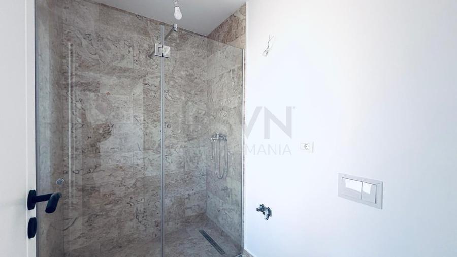 Casă individuală cu 6 camere cu Canalizare în Central