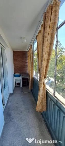 Apartament cu 2 camere semidecomandat în Calea București