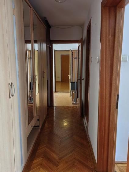 Apartament cu 4 camere circular, mobilat în Băneasa