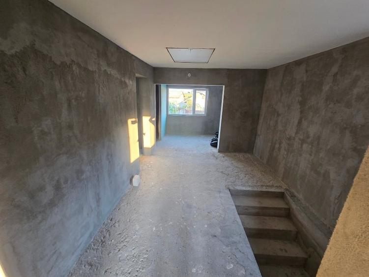 Casă individuală cu 3 camere cu Canalizare în Exterior Sud