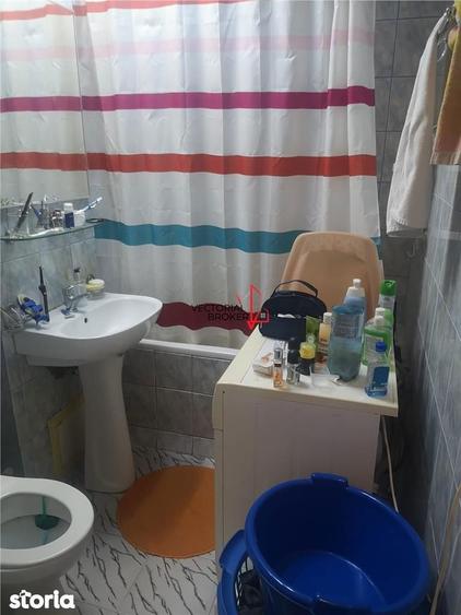 Apartament cu 3 camere decomandat, mobilat în Basarab