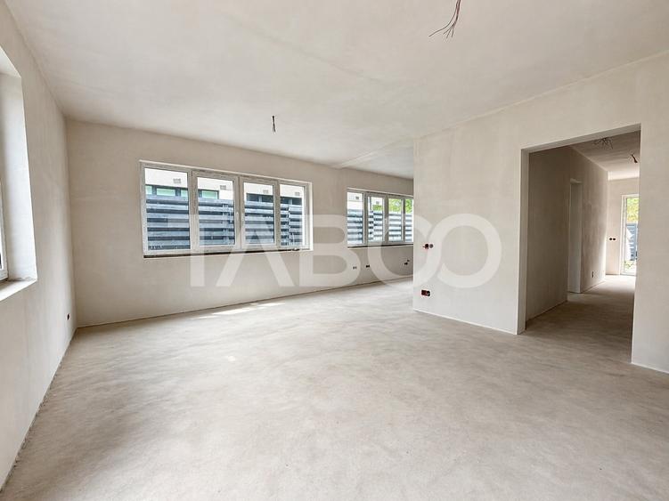 Duplex cu 4 camere cu Canalizare în Tăuți