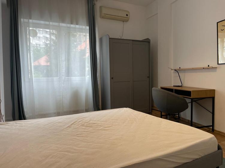 Apartament cu 4 camere decomandat, mobilat în Unirii