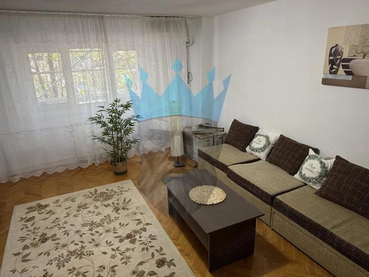 Apartament cu 3 camere decomandat în Splaiul Unirii