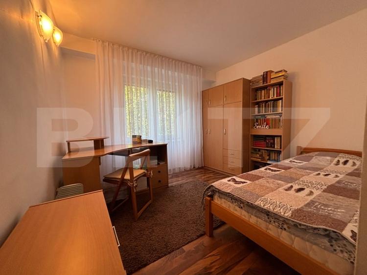 Apartament cu 3 camere decomandat, mobilat în Dacia