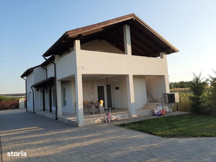 Casă cu 3 camere în Amați
