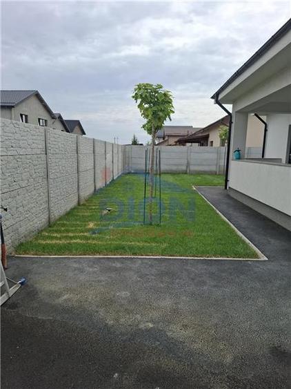 Casă individuală cu 3 camere cu Canalizare în Domnești