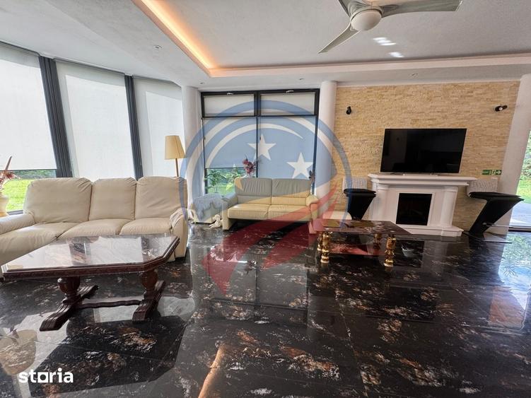Casă cu 8 camere cu Teren 5574 Mp în Central