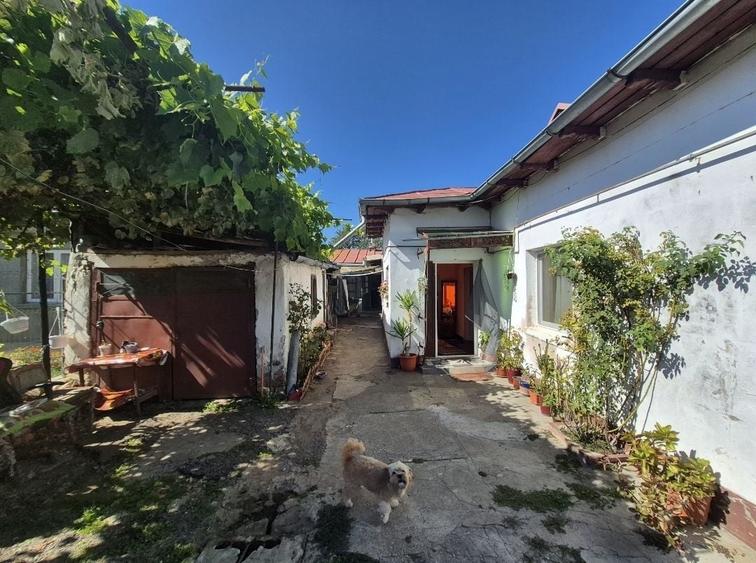 Casă individuală cu 2 camere cu Canalizare în Central