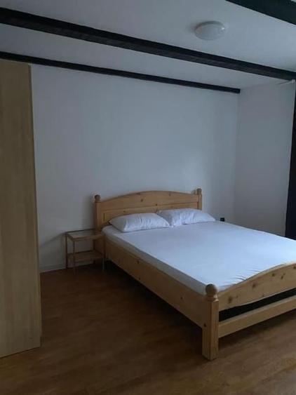 Casă cu 4 camere cu Teren 300 Mp în Trăisteni