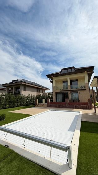 Casă individuală cu 5 camere cu Canalizare în Crevedia