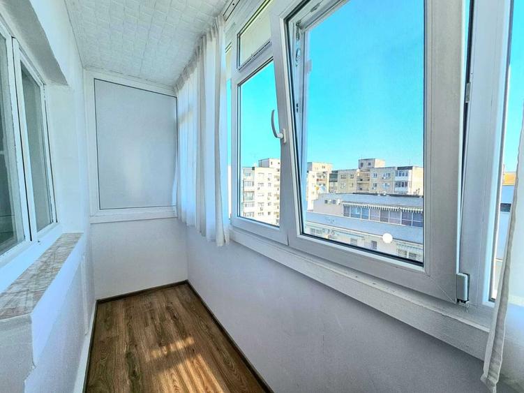 Apartament cu 3 camere decomandat în Tineretului