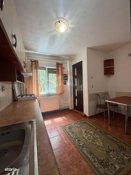 Apartament cu 2 camere decomandat, mobilat în Rovine