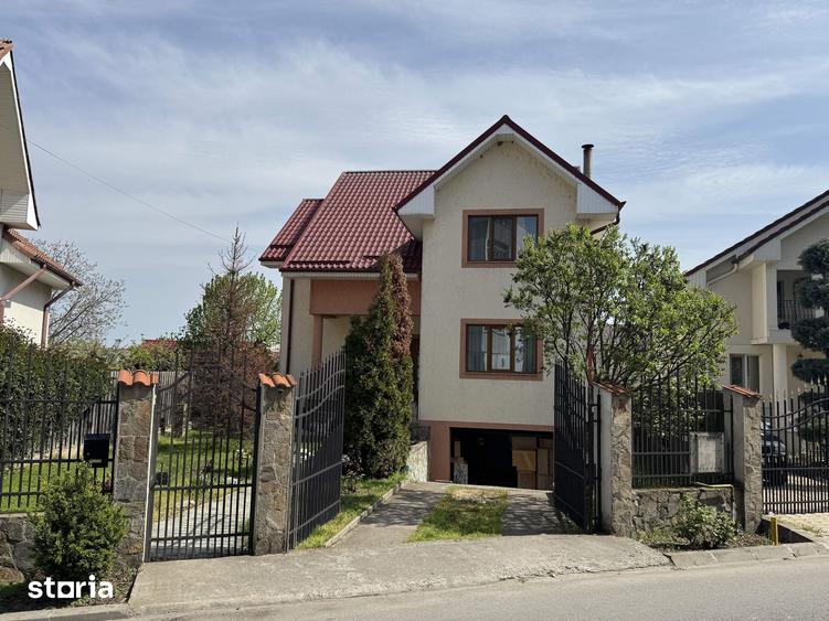 Casă cu 5 camere cu Teren 500 Mp în Steaua