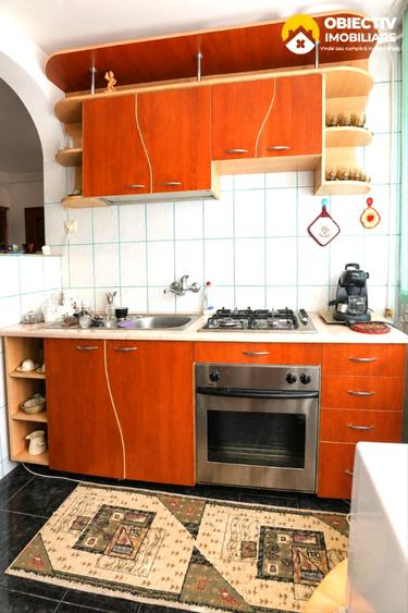 Apartament cu 2 camere decomandat în Precista
