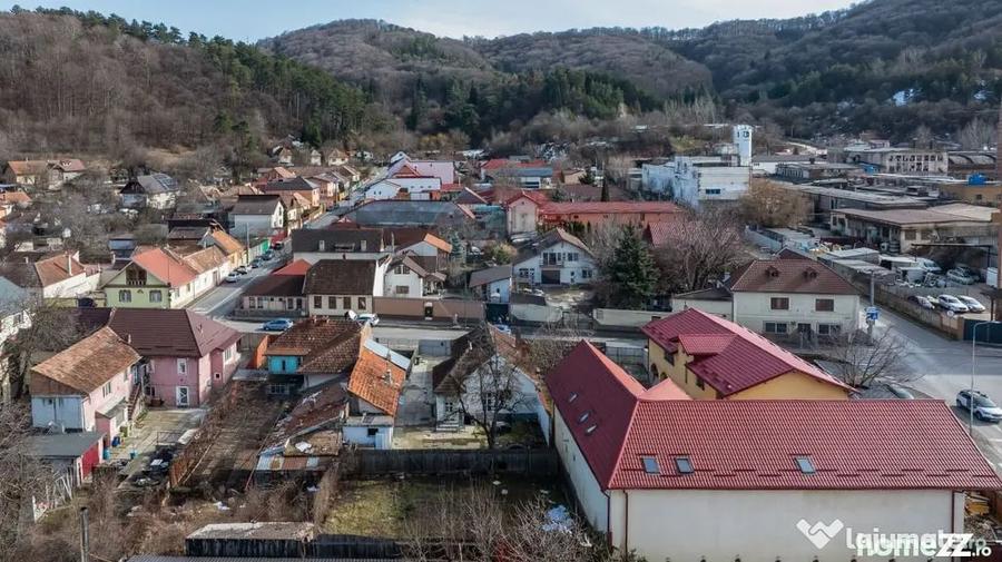 Casă cu 4 camere cu Teren 230 Mp în Carierei