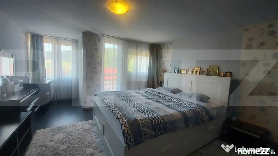 Casă cu 5 camere cu Teren 4427 Mp în Vâlcele