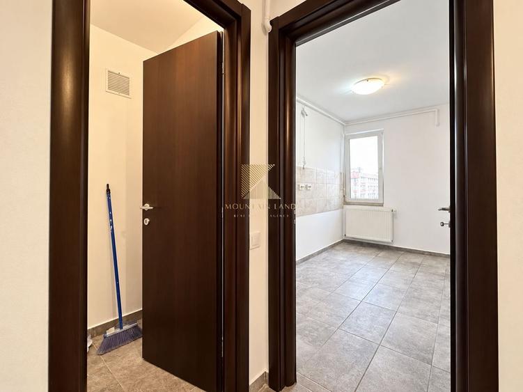 Apartament cu 3 camere semidecomandat în Gării