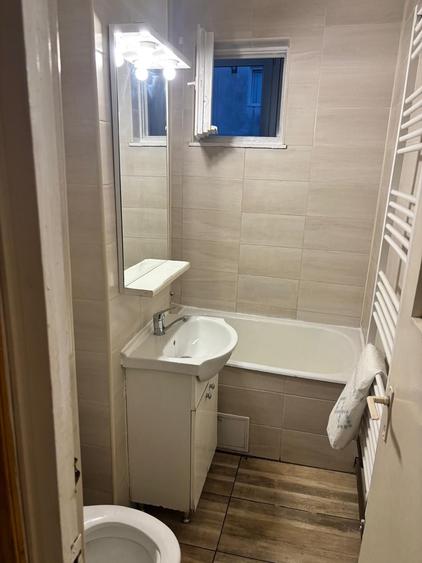 Apartament cu 3 camere decomandat în Timișu de Jos